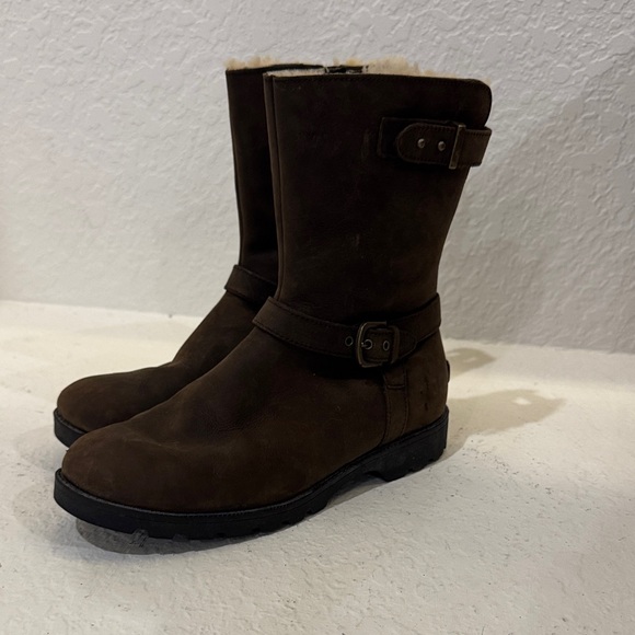 UGG Shoes - UGG GRANDLE Brown Ankle Boots